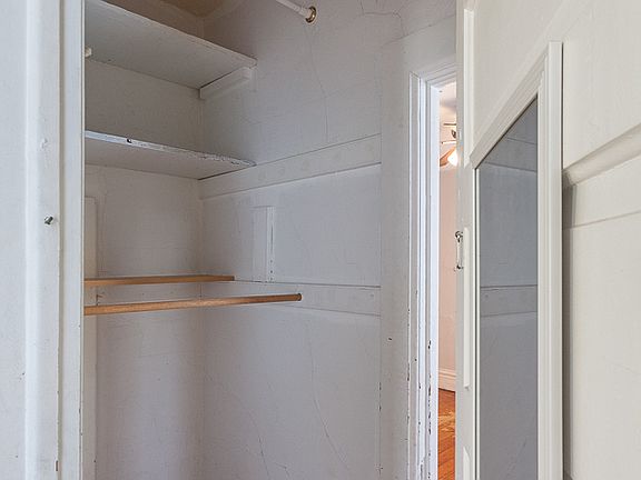 4th image of 313 E Mifflin St #11095923