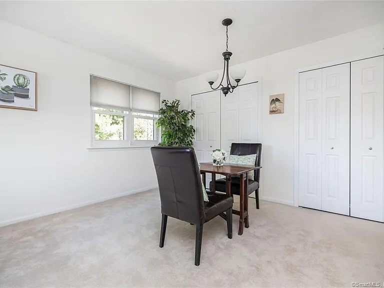 Twin Circle Dr — Photo 12