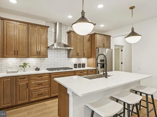 6156 Amber Ln #2, Haymarket, VA 20169