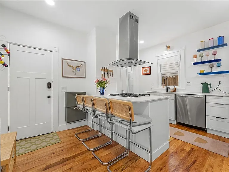 70 Saint Rose St #1A — Photo 3