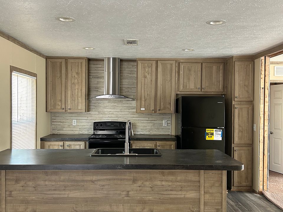 2nd image of 800 Rock Creek Dr