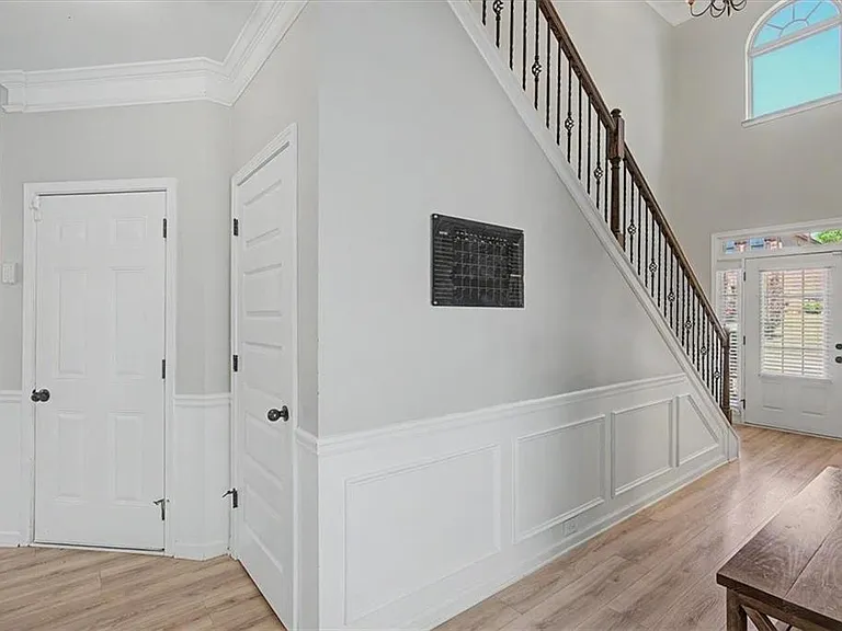 8757 Danley Dr — Photo 3