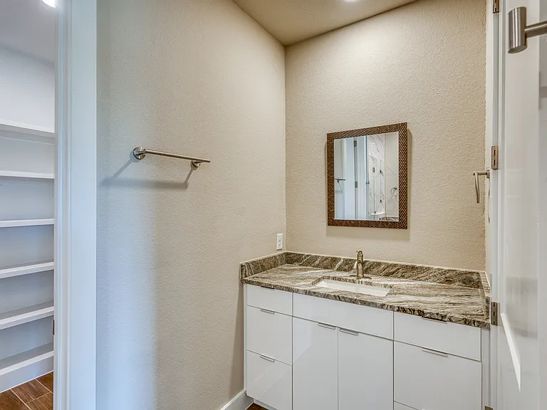 3217 Douglas Dr — Photo 13