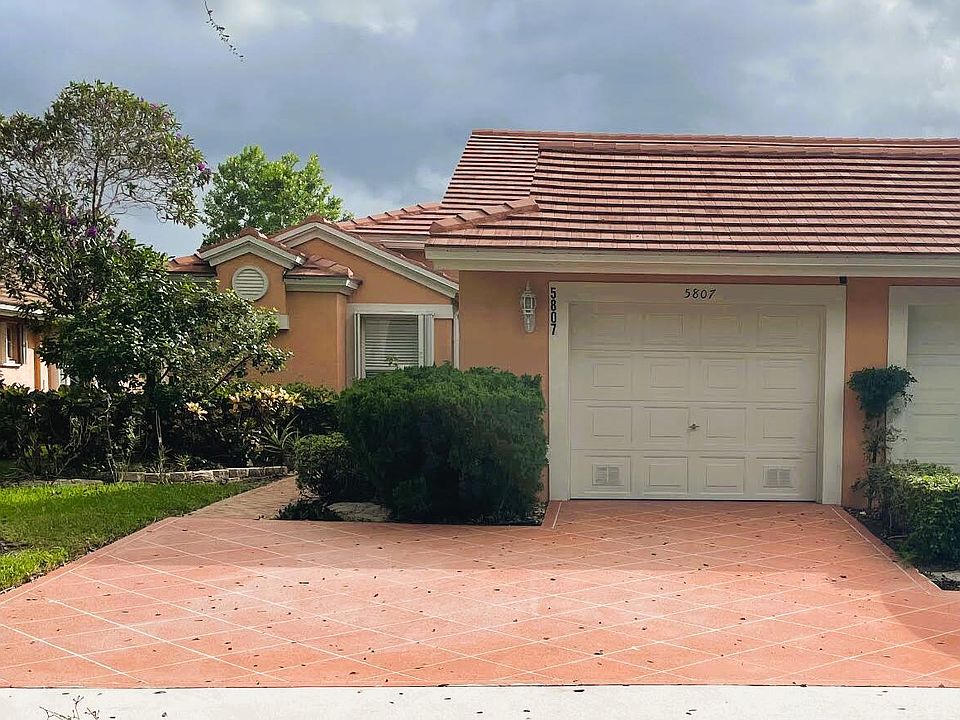 1st image of 5807 Royal Lake Circle