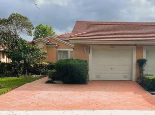 5807 Royal Lake Cir, Boynton Beach, FL 33437