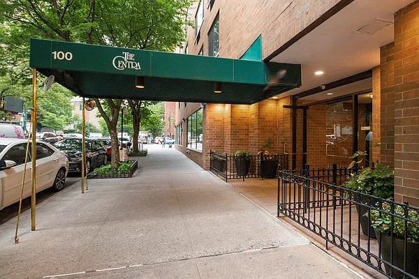 Rented by Compass | media 24