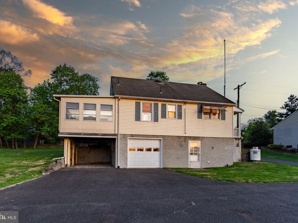 22 Highland Ave, Lambertville, NJ 08530