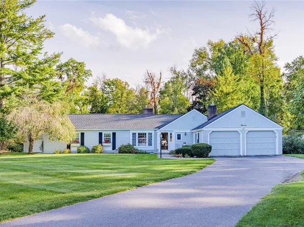 11 Creekwood Ln, Pittsford, NY 14534
