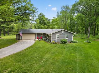 43W239 Hazelwood Trl, Saint Charles, IL 60175