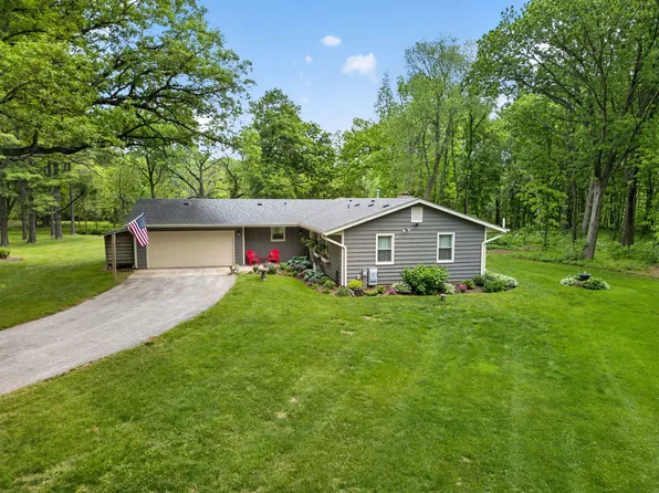 43W239 Hazelwood Trl, Saint Charles, IL 60175