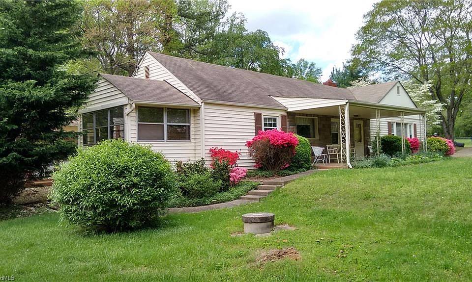 2nd image of 123 Carol Rd