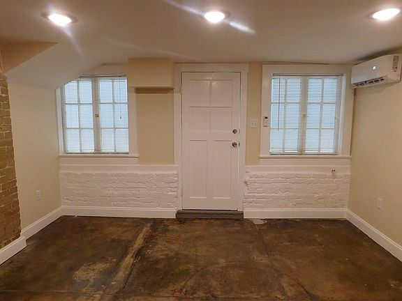 4th image of 2016 Prytania St Unit B