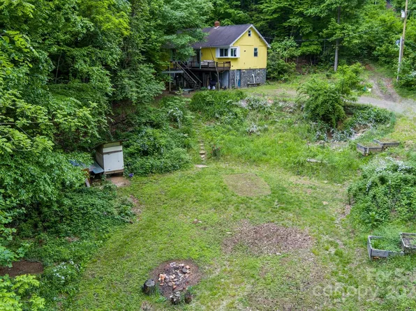 227 Simmons Rd, Burnsville, NC 28714