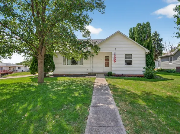 313 E Lincoln St, Monroe, IA 50170