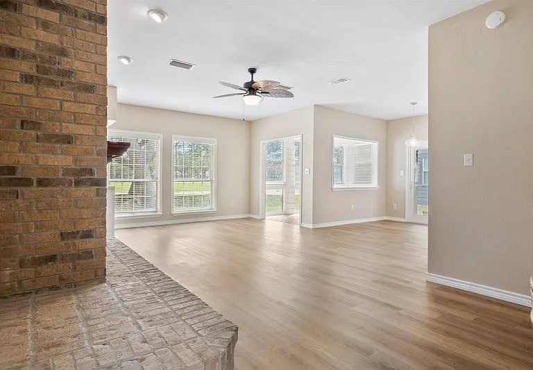 210 Oak St #1101 — Photo 13