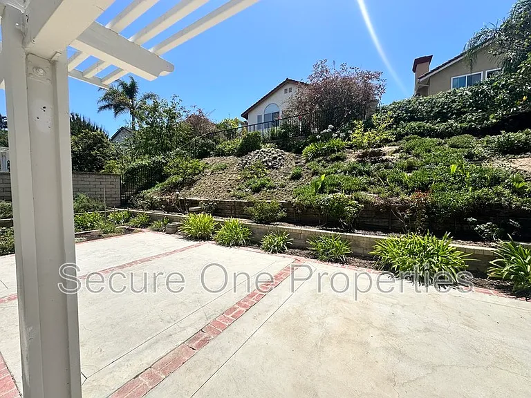 1740 Amarelle St — Photo 39