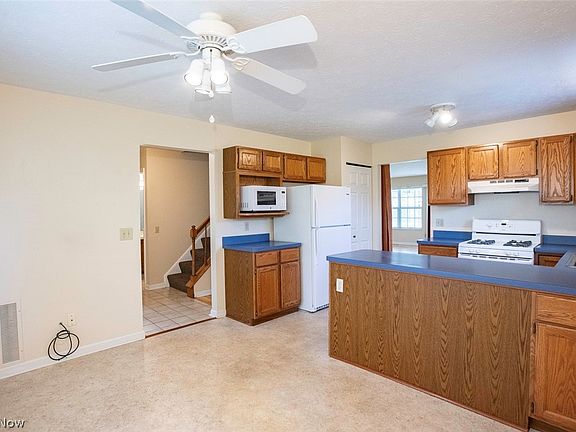 2nd image of 19729 Porters Ln