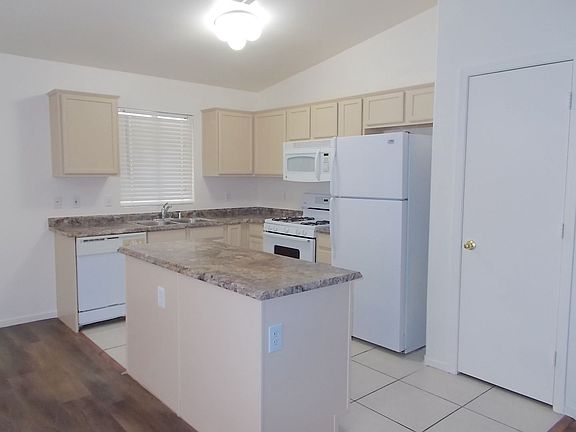 5th image of 9387 Coral Berry St