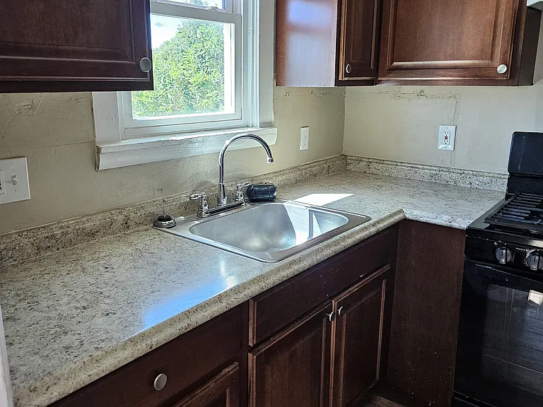 1700 E 4th St #1700 — Photo 11
