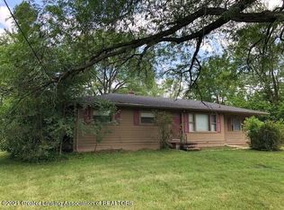 2429 Delta River Dr, Lansing, MI 48906