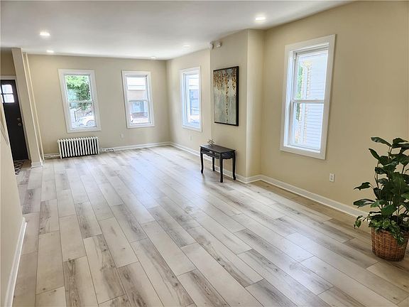 5th image of 21 W Goepp St