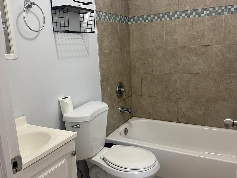 100 Granada Rd — Photo 11