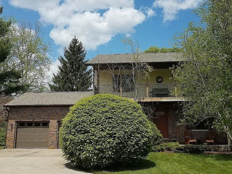 3352 Hodgin Rd photo 1