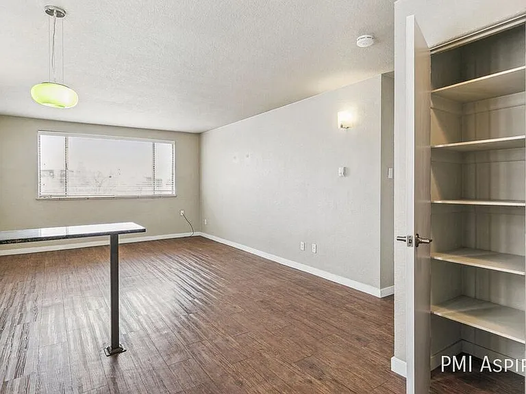 59 N Ogden St #10 — Photo 19