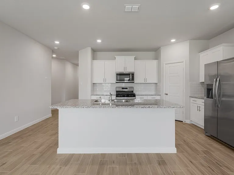1219 Rockwater Dr — Photo 2