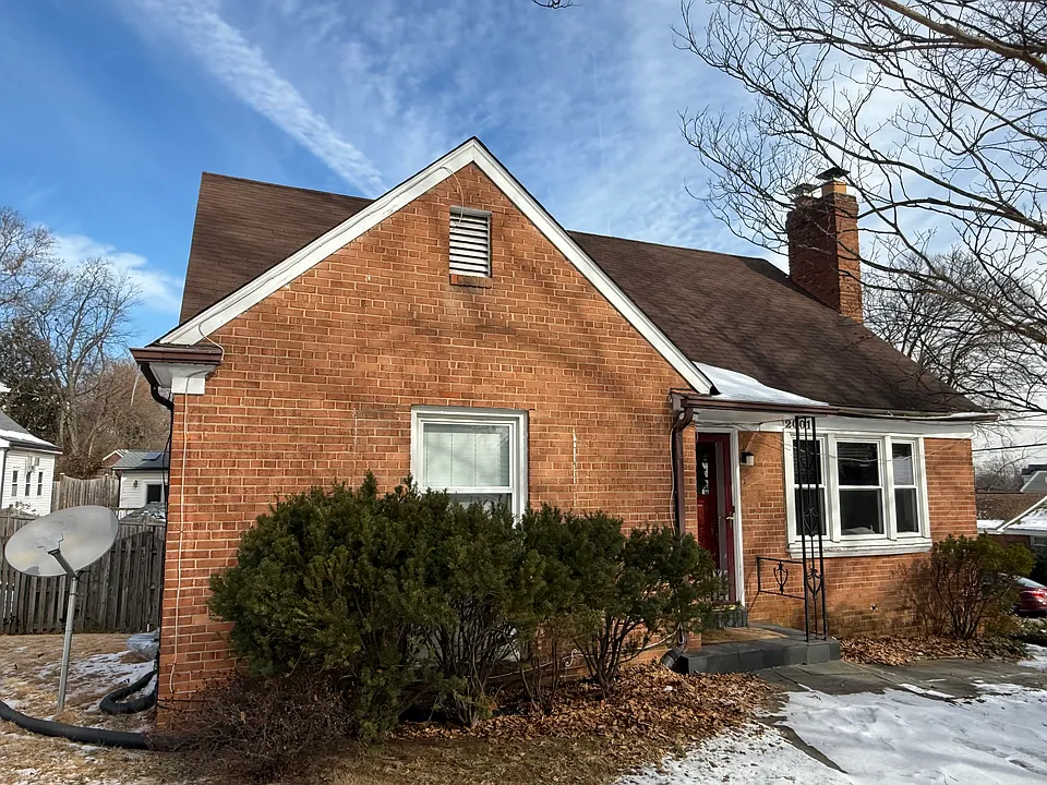 2001 N Glebe Rd #1