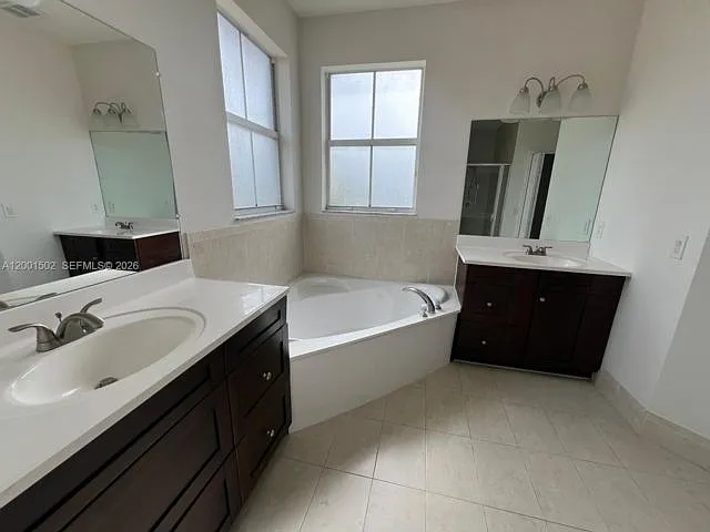 16568 SW 54th St — Photo 15