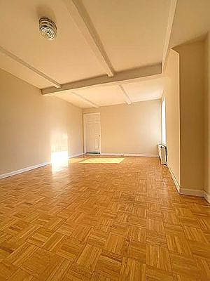 3rd image of 2350 Broadway #9