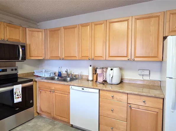 2240 Kuhio Ave APT 1006, Honolulu, HI 96815