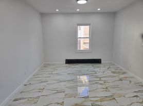 606 E 3rd St, Brooklyn, NY
