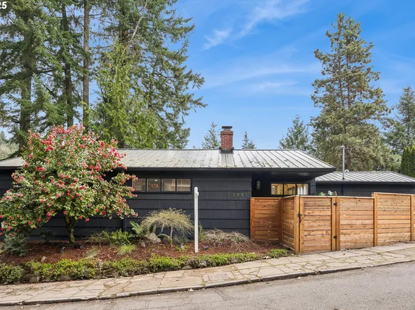 2995 SW Champlain Dr, Portland, OR 97205