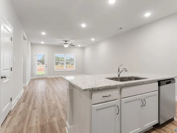 3141 Lea Ln SE, Decatur, AL 35603