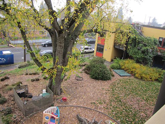 4th image of 2525 N Killingsworth St APT 307