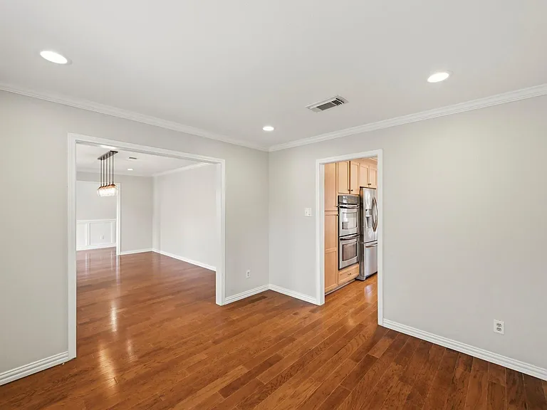 6131 Yarwell Dr — Photo 10