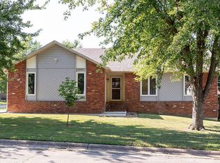 1606 W Lindberg St, Springfield, MO 65807