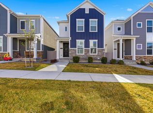 9747 N Ashgrove Ln, Highland, UT 84003