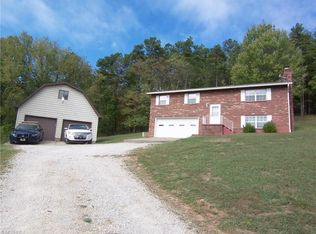 602 Mill Run Rd, Parkersburg, WV 26104