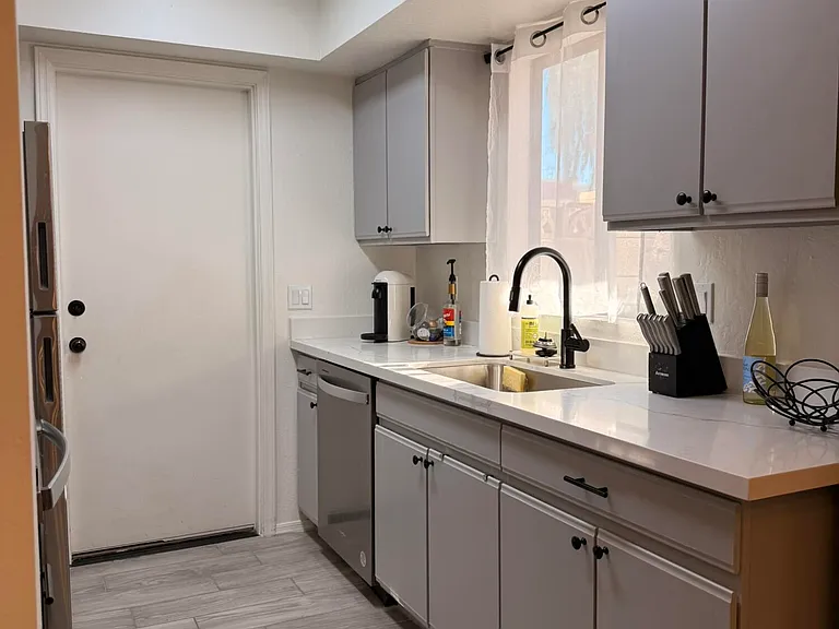 2554 W Kathleen Rd — Photo 10