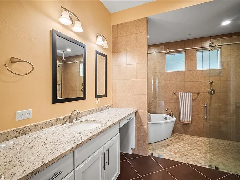 21460 Strada Nuova Cir — Photo 13