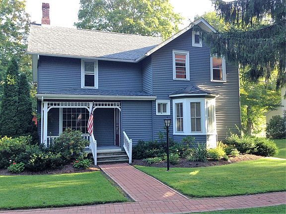 2nd image of 271 Water St
