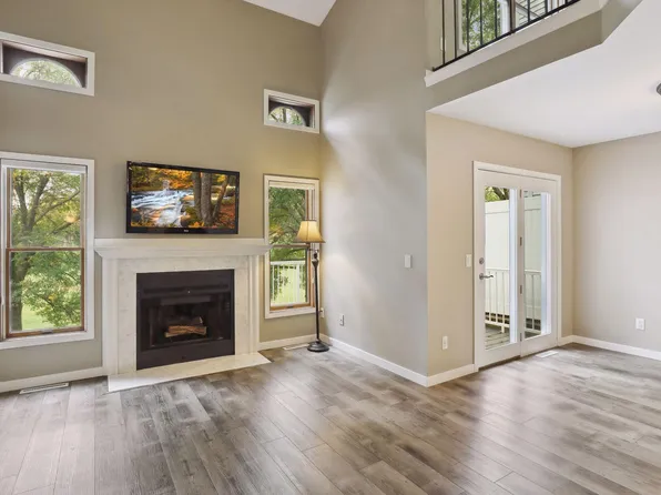 14391 Bedford Dr #4, Eden Prairie, MN 55346