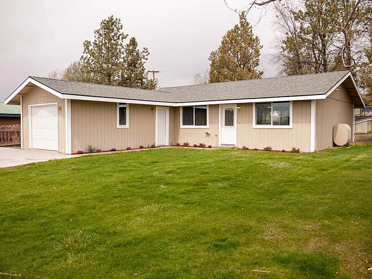 31679 Klamath St — Photo 1