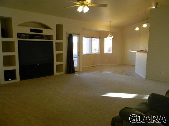 2nd image of 2625 Foxglove Ct