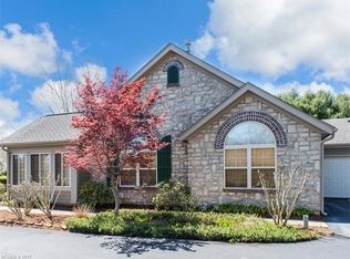18 Rock Knob Trl, Swannanoa, NC 28778