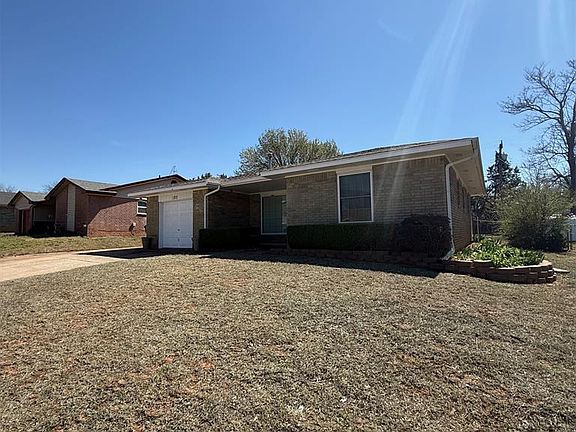 3rd image of 122 Robin Ln