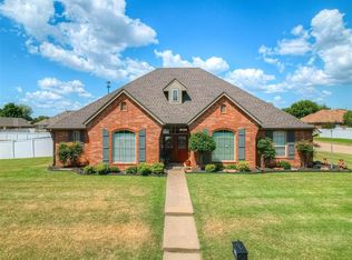 1514 Pecan Crossing Dr, Shawnee, OK 74804